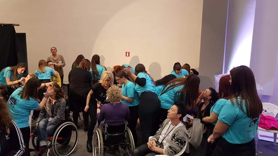 Μια αγκαλιά όλοι στον Βόλο στην Επίδειξη Μόδας ΑΜΕΑ