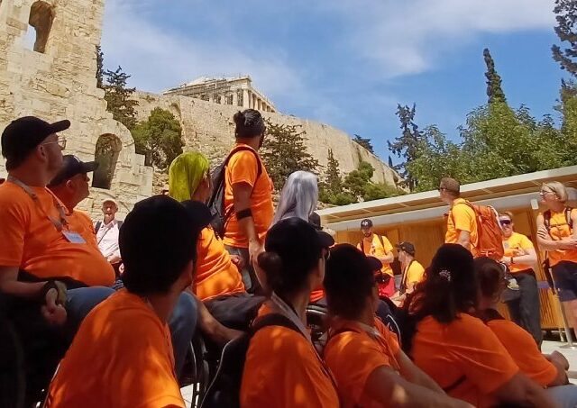 Ακρόπολη: Έμειναν απέξω 42 χρήστες αναπηρικού αμαξιδίου από 9 διαφορετικές χώρες