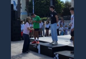 Σημαντική διάκριση για αυτιστικό αθλητή στο Spetses Mini Marathon 2026 (Βίντεο)